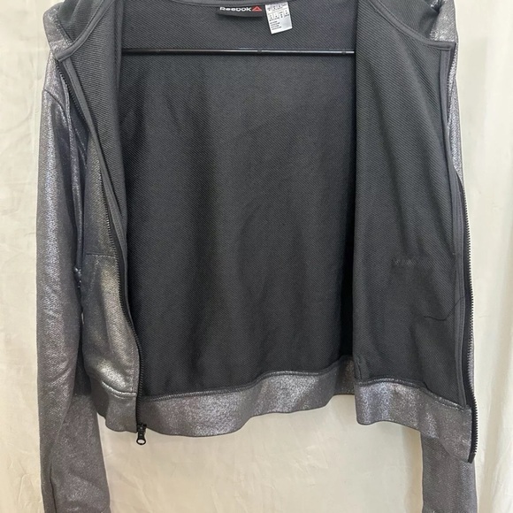 Reebok Hoodie Women’s Size Medium Metallic Silver Cropped - Picture 3 of 9